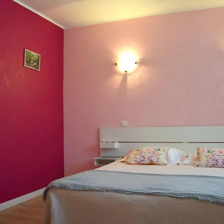 D'hotes L'oree Des Bois Bed and Breakfast