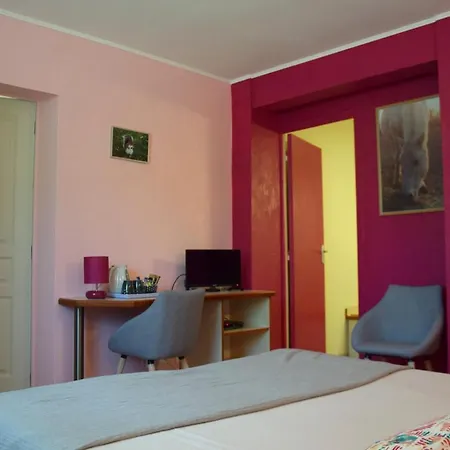 D'hotes L'oree Des Bois Bed and Breakfast 3*