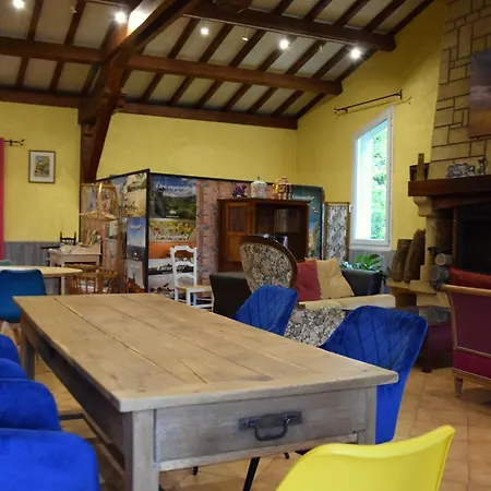 D'hotes L'oree Des Bois Bed and Breakfast Lacrouzette