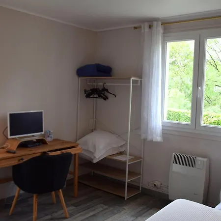 D'hotes L'oree Des Bois Bed and Breakfast